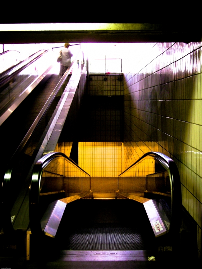 escalator1.jpg